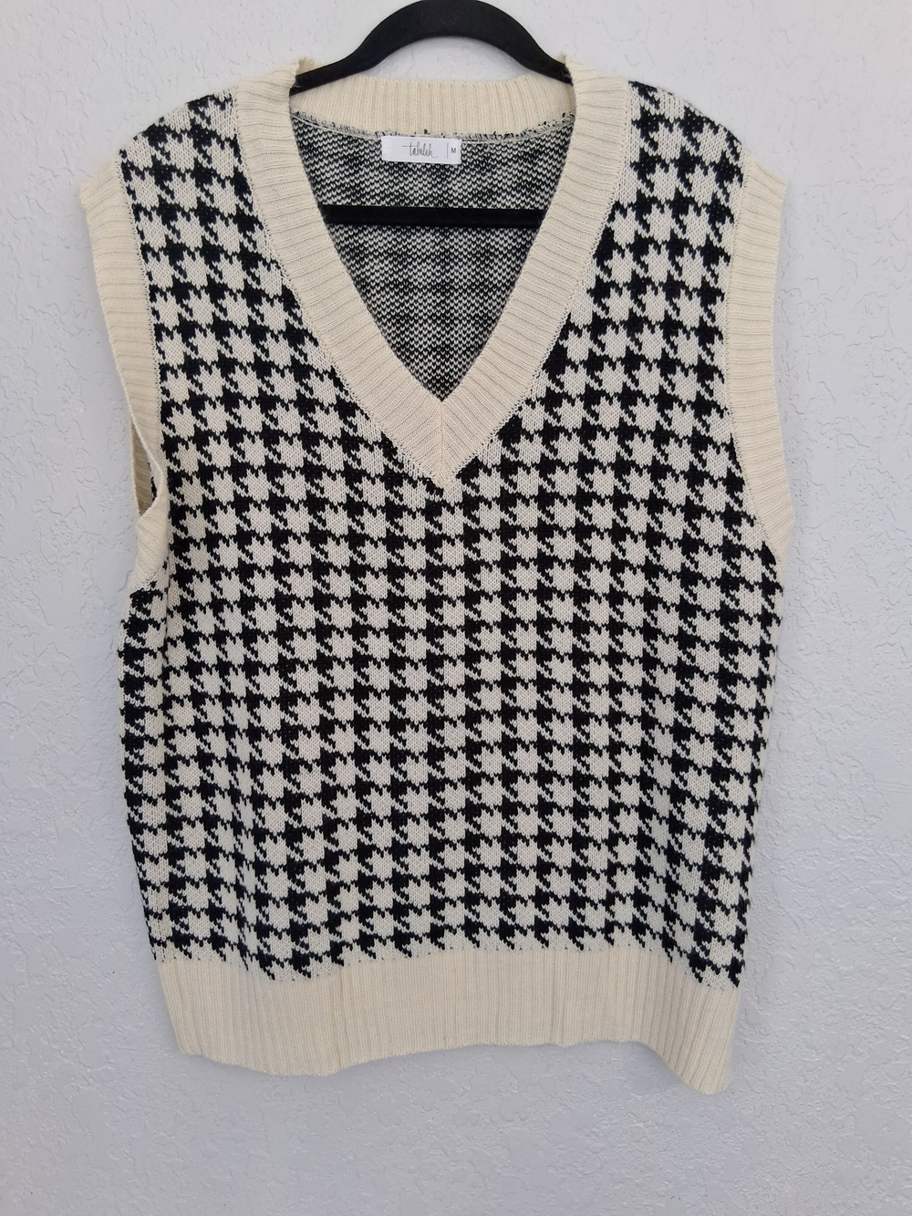 Talulah Womens Medium Houndstooth Sweater Vest V Neck Black Cream Knit Pullover